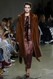 Brock Collection Fall 2018 Ready-to-Wear Brock Collection осень зима 2018 коллекция неделя моды в Нью Йорке Mainstyles